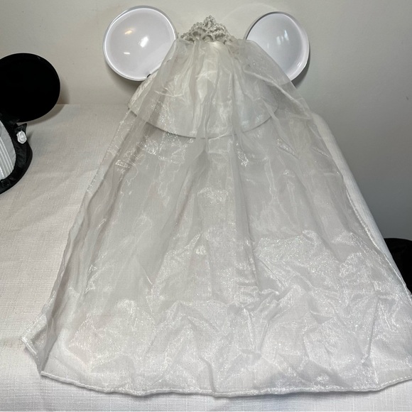 Disney Mickey & Minnie Mouse Wedding Groom & Bride Ears, Hats. Disneyland - Picture 5 of 15